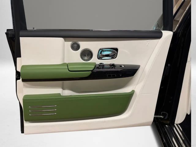 Rolls-Royce Phantom Extended (EWB) "The Connoisseur"