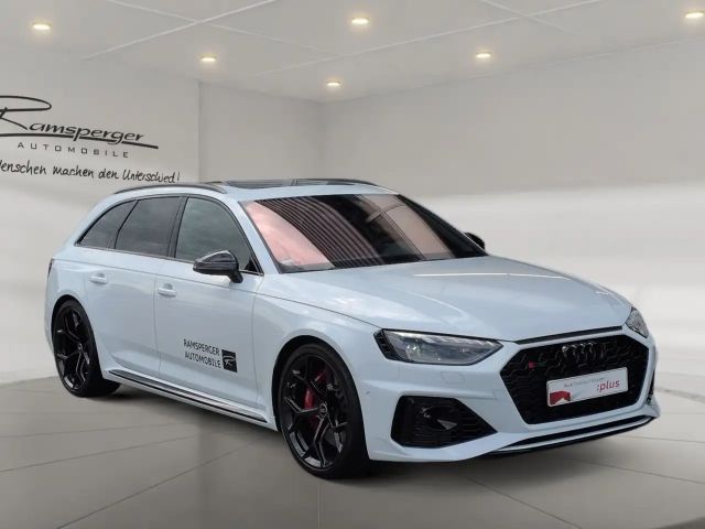 Audi RS4 Comp.+ Matrix ACC HuD Pano RS-AGA