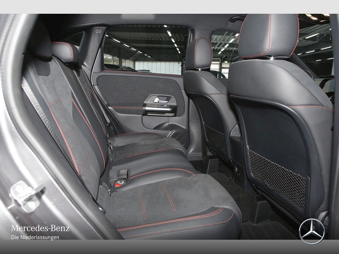 Mercedes-Benz B 200 AMG Line Sedan