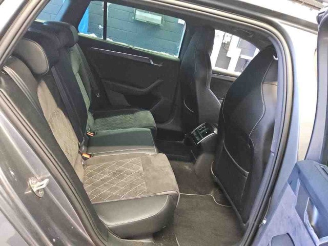 Skoda Superb 2.0 TDI 4x4 Combi Sportline