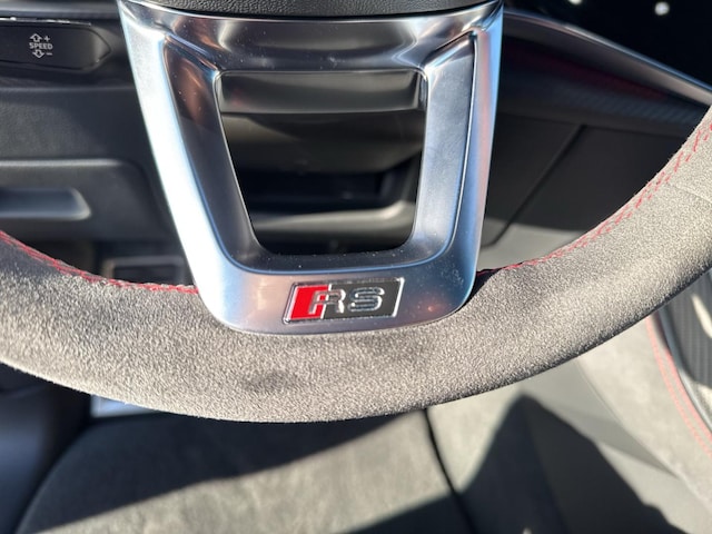 Audi RS Q8 Performance Quattro