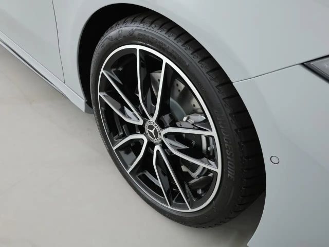 Mercedes-Benz A 220 A 220 d