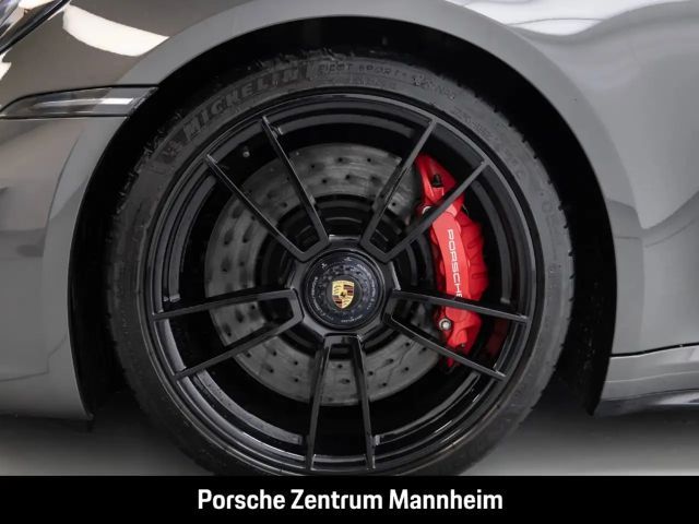 Porsche 992 Carrera Coupé GTS