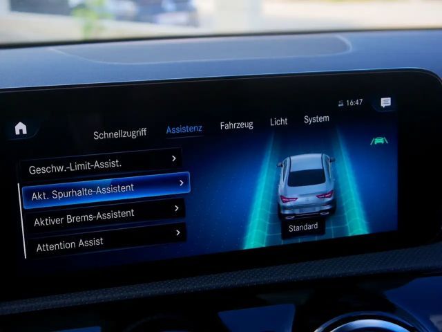 Mercedes-Benz CLA 200 AMG Line Coupé