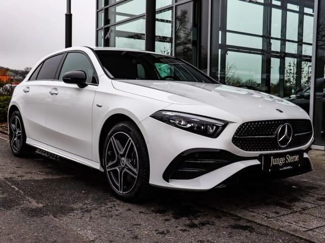 Mercedes-Benz A 250 A 250 e AMG Line