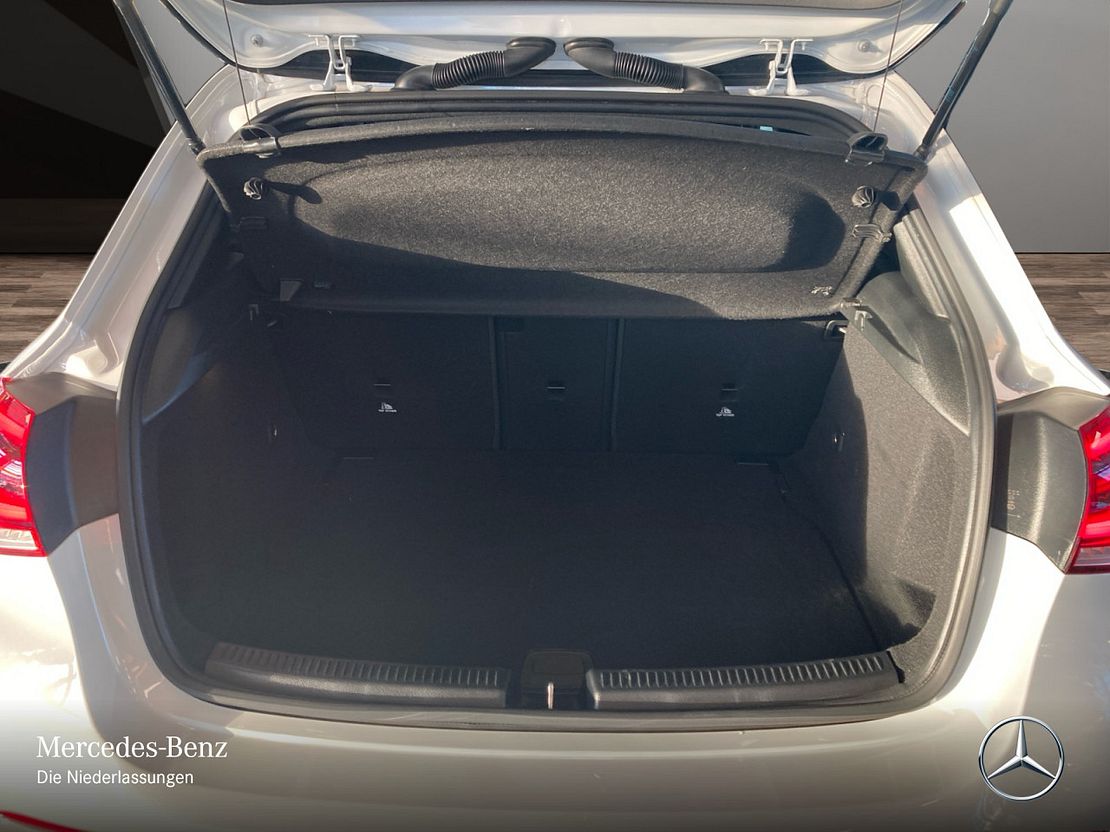 Mercedes-Benz A 180 AMG Line