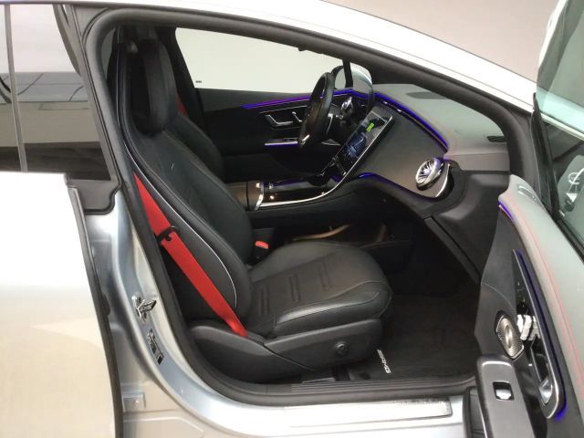 Mercedes-Benz EQE 43 4MATIC Sedan