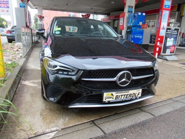 Mercedes-Benz CLA 180 7G-DCT Navi/SHZ/RFK/LED/16Tkm