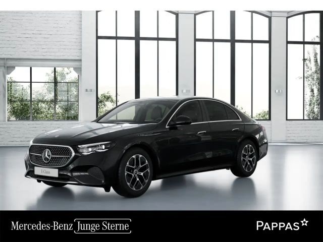 Mercedes-Benz E 220 E 220 d Sedan