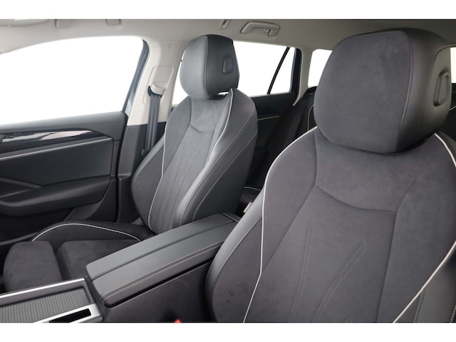 Volkswagen Passat 1.5 eTSI Business