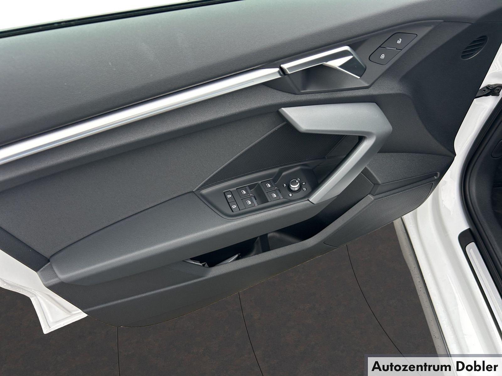 Audi A3 35 TFSI S-Line Sedan Sportback