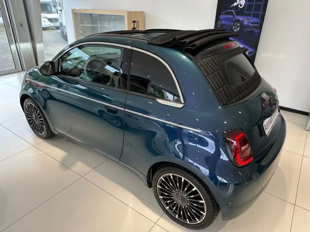 Fiat 500e La Prima