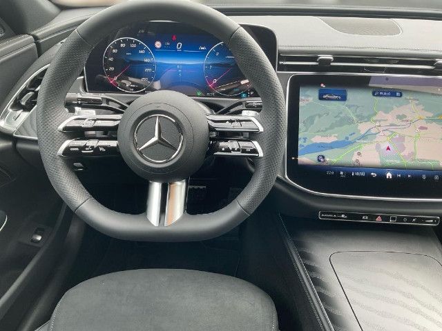 Mercedes-Benz E 220 E 220 d Sedan