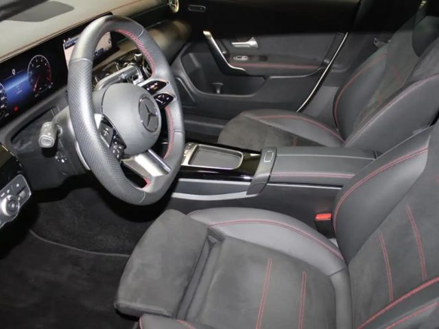 Mercedes-Benz CLA 180 AMG Line Coupé