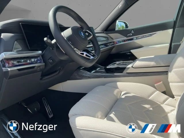 BMW 750 M-Sport Sedan xDrive