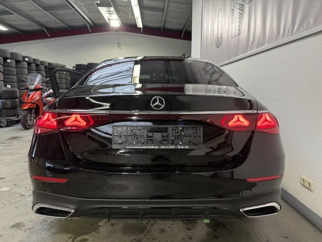 Mercedes-Benz E 220 AMG Line E 220 d Sedan