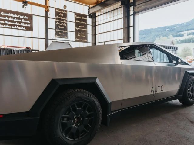 Tesla Cybertruck Cybertruck "foundation series" EU Zulassung