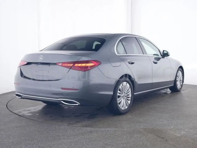 Mercedes-Benz C 200 Sedan