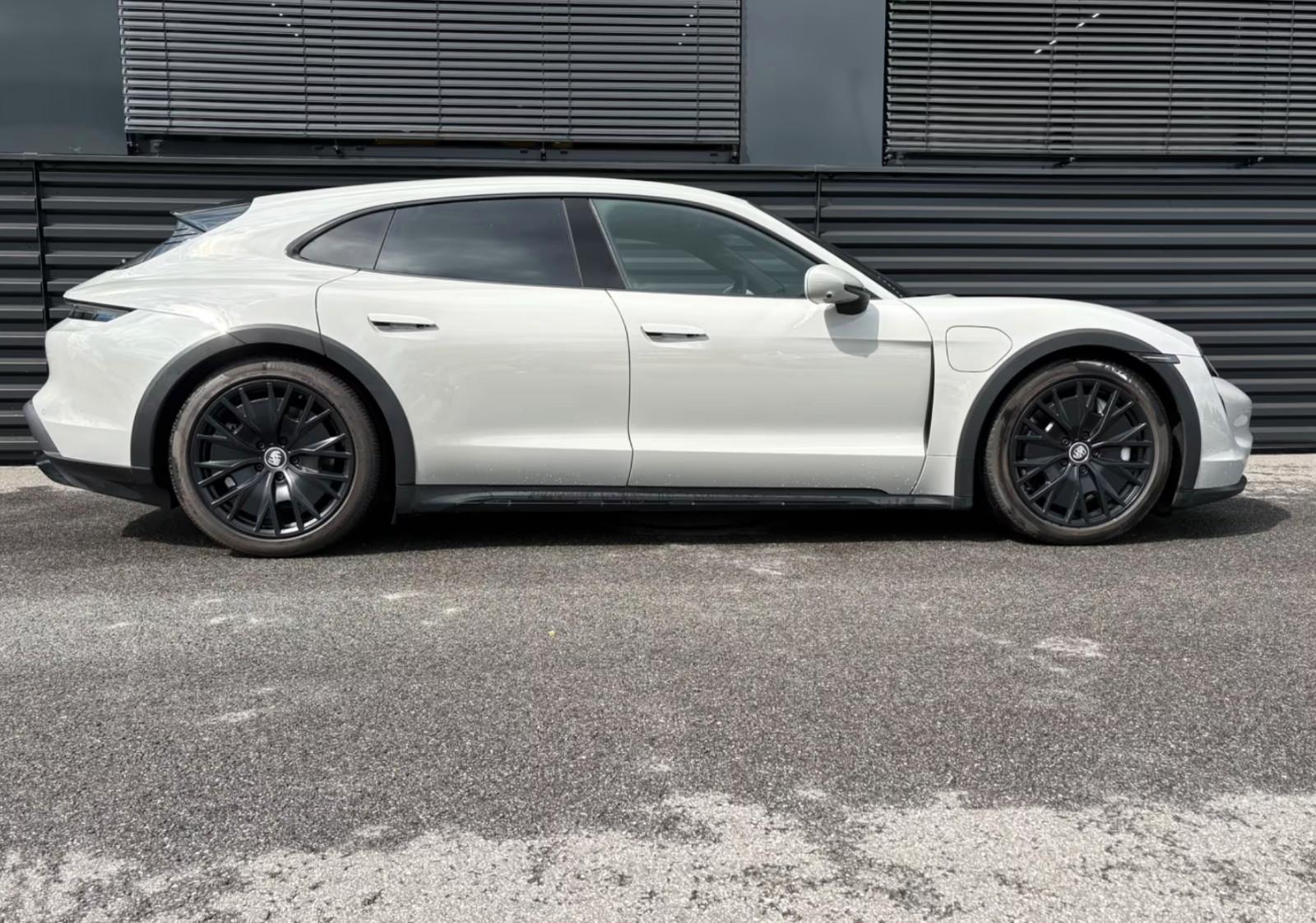 Porsche Taycan Cross Turismo Turbo