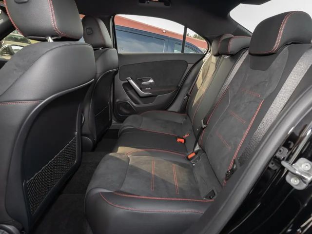 Mercedes-Benz A 180 Limousine LED Navi SHZ Fernlichtass. Kam.