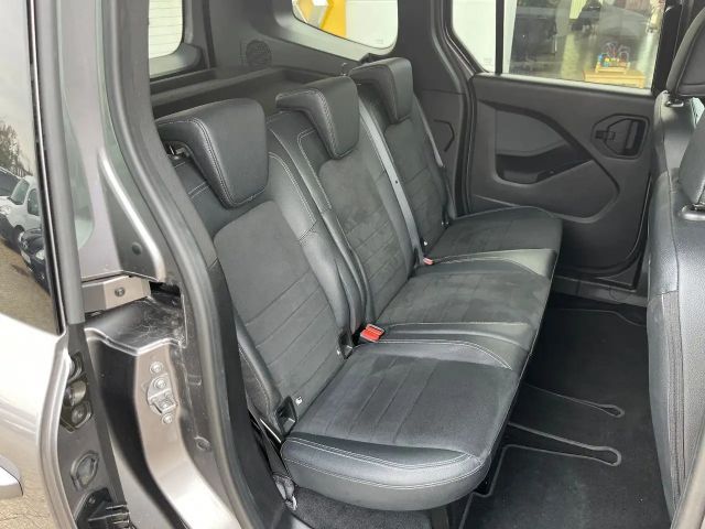 Mercedes-Benz T-Klasse EDITION 180d AUTOMATIK (8xRÄDER/NAVI)