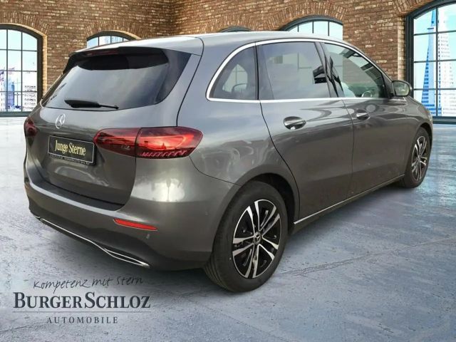 Mercedes-Benz B 180 SpurW W-Paket PDC SHZ SpurH LED el.Heck