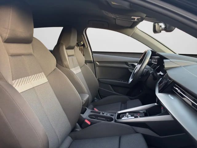 Audi A3 40 TFSI Hybride S-Line Sedan