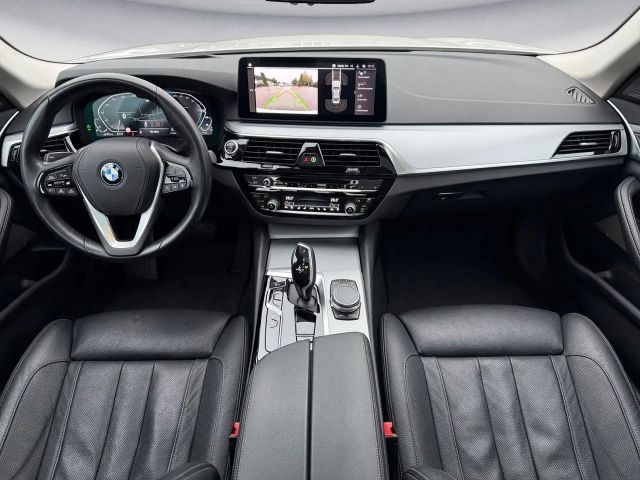 BMW 545 545e Sedan xDrive