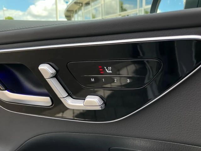 Mercedes-Benz C 200 AMG Line Sedan