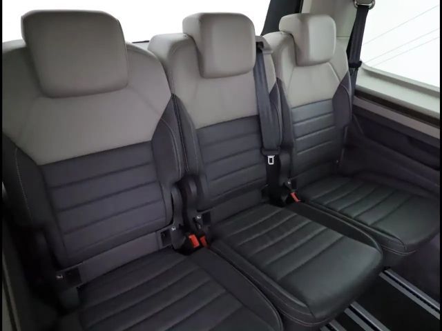Volkswagen Multivan 2.0 TDI DSG Style T7