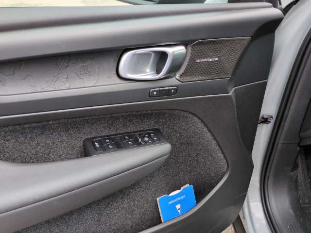 Volvo EX40 Bluetooth LED Klima Standhzg Einparkhilfe el. Fenster