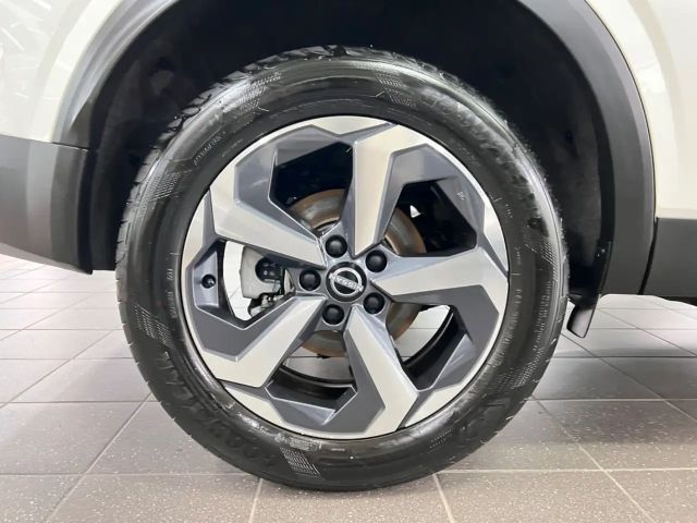 Nissan Qashqai 1.3 Connecta LED+KEYLESS+360°+ACC+VC uvm