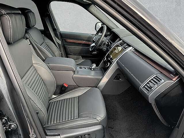 Land Rover Discovery D300 Dynamic HSE