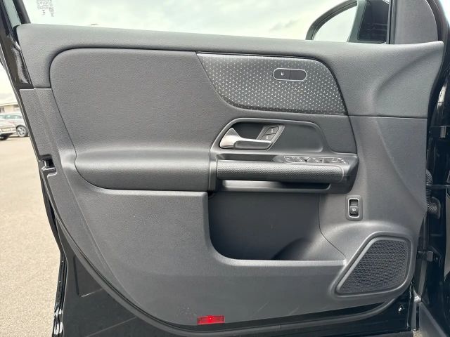 Mercedes-Benz GLA 200 PTS Cam Navi Wide LED SHZ EASY-PACK