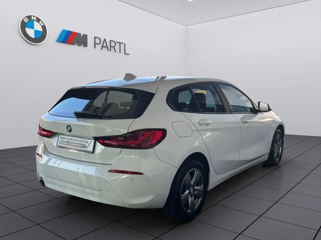 BMW 118 118i 5-deurs Advantage pakket Sedan