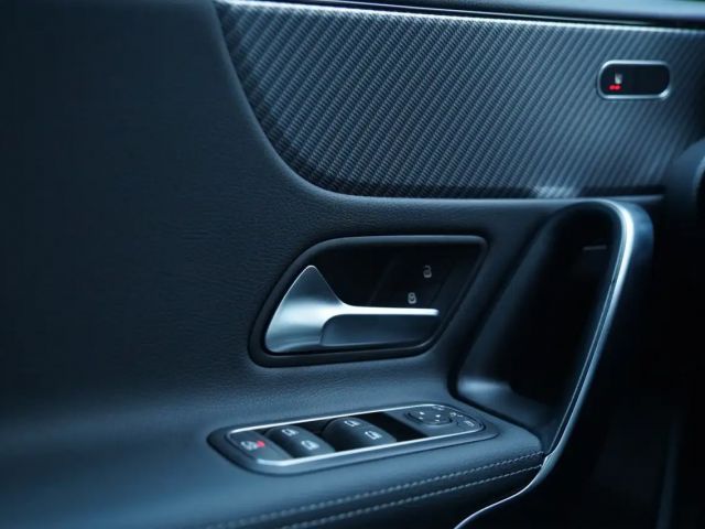 Mercedes-Benz A 180 Hatchback Progressive