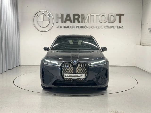 BMW iX xDrive40