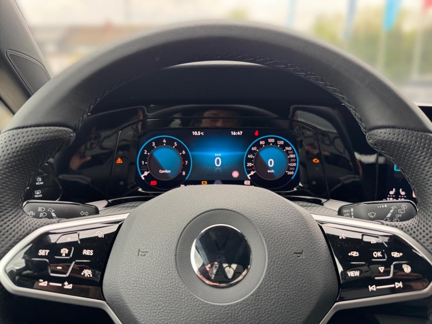 Volkswagen Golf 1.5 TSI Golf VIII R-Line Variant