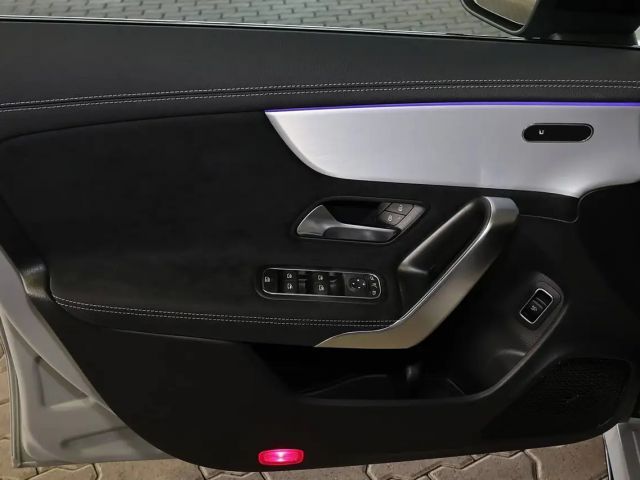 Mercedes-Benz CLA 200 AMG Line Coupé
