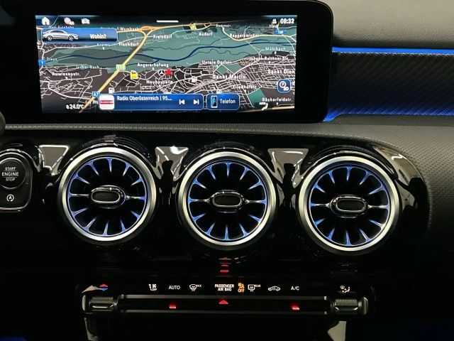 Mercedes-Benz A 180 Limousine PTS Cam Navi Wide LED SHZ