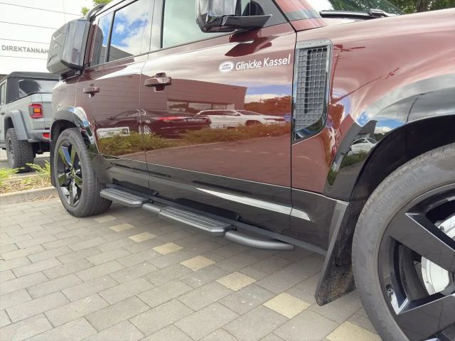 Land Rover Defender 110 D300