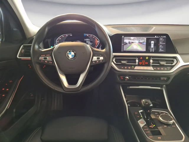 BMW 320 320d Luxury Line Touring xDrive