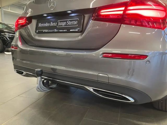 Mercedes-Benz A 200 Limousine PROGR+KAM+LED+AMBI+DIST+PANO+AHK
