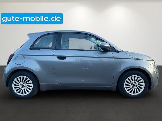 Fiat 500e Action