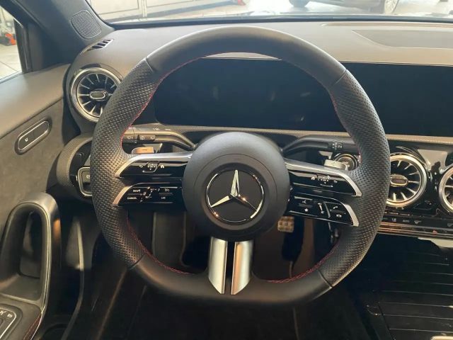 Mercedes-Benz A 180 A 180 d AMG Line Hatchback