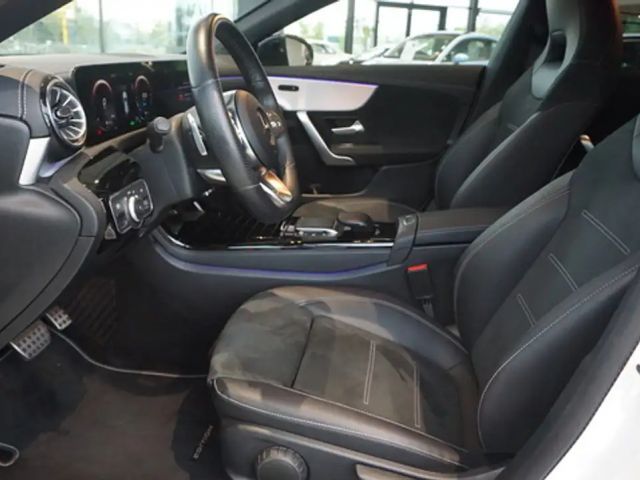 Mercedes-Benz CLA 250 AUTOMATIK+LEDER+NAVI+LED+DIGITALER TACHO