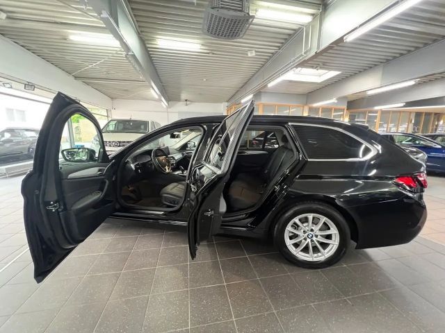 BMW 520 520d Business Line Touring xDrive