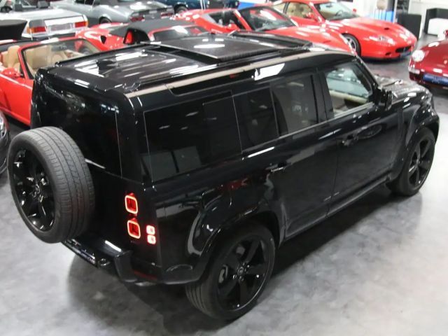 Land Rover Defender 110 D300 Dynamic HSE