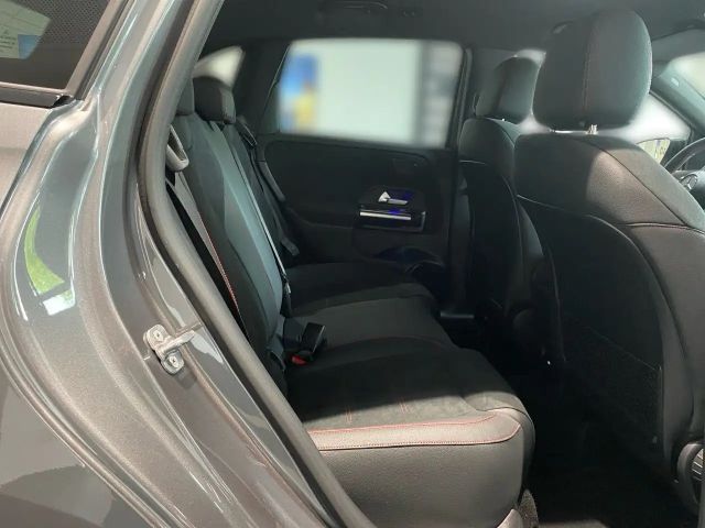 Mercedes-Benz B 200 AMG Line Sedan