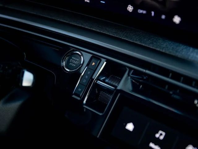 Peugeot 3008 MHEV | 136 PK AT | Pano dak | 360° Camera | Nav...